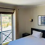 Appartement 1-bed - Sleeps 4 - Free Parking & Balcony *