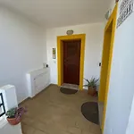 1-bed - Sleeps 4 - Free Parking & Balcony Apartament