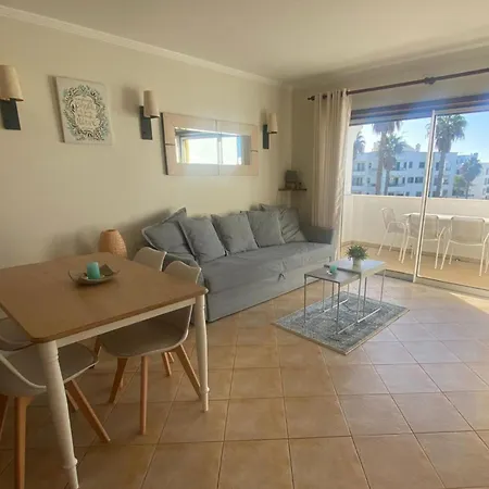 1-bed - Sleeps 4 - Free Parking & Balcony Apartament Albufeira