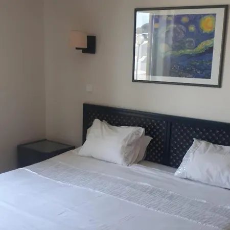 Apartament 1-bed - Sleeps 4 - Free Parking & Balcony Albufeira
